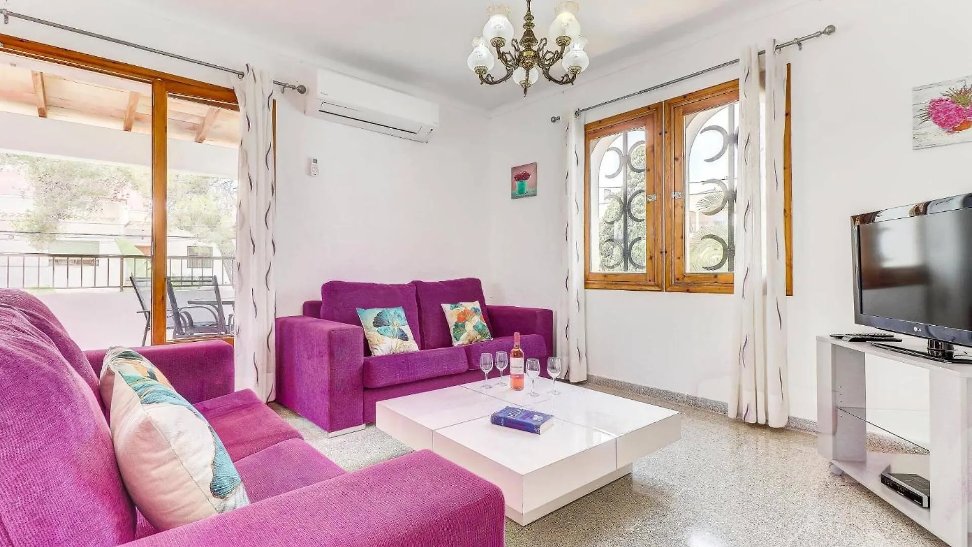 Villa Laila By Villa Plus Cala D´Or 0*,  スペイン